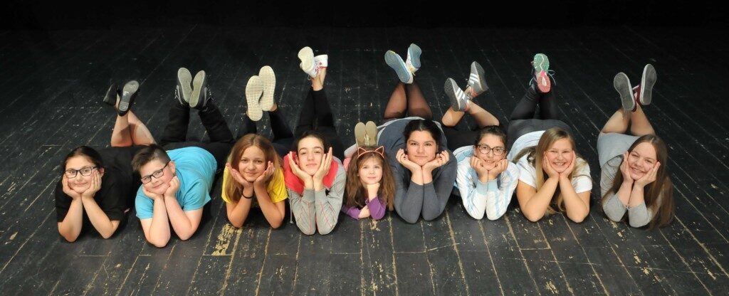 “U RAZREDU” predstava starije dramske grupe