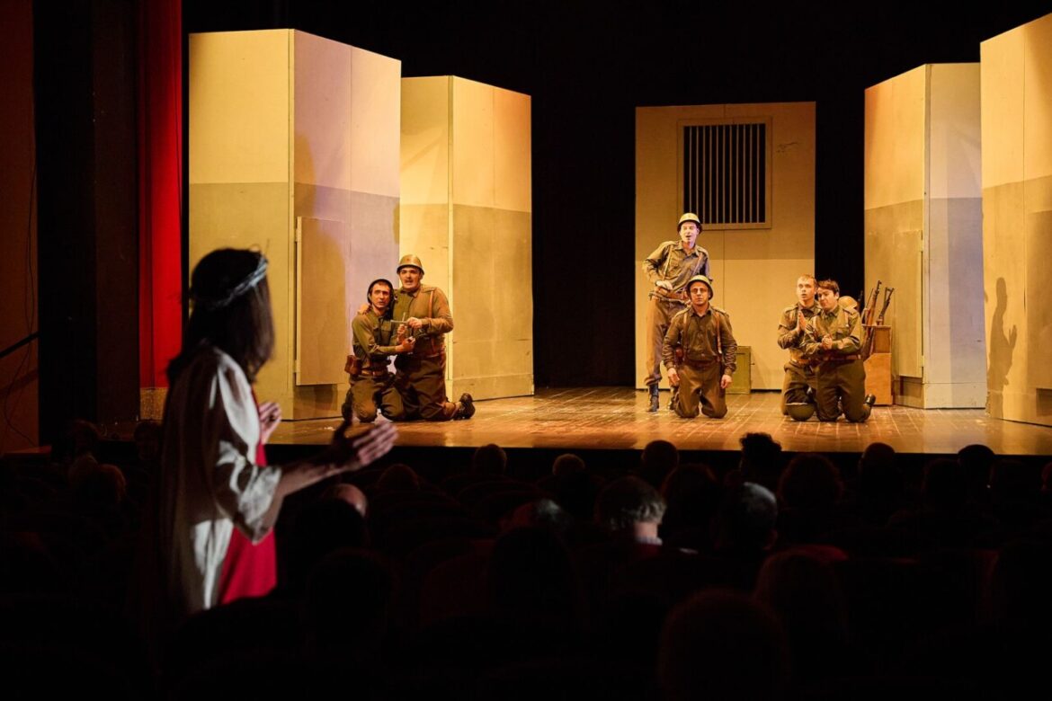 “VIĐENJE ISUSA KRISTA U KASARNI V.P. 2507″*, komedija Ive Brešana