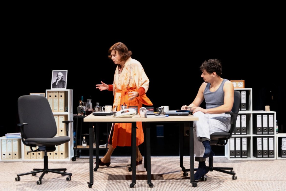 “PUSTOLOVINE KREATIVNIH KNJIGOVOĐA”, komedija